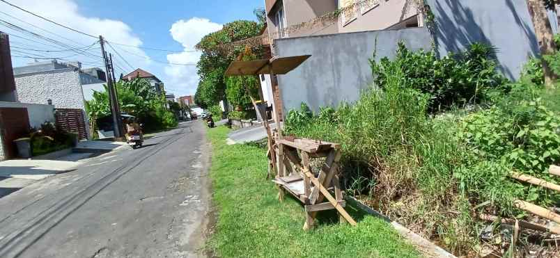 dijual tanah jl dewi saraswati seminyak