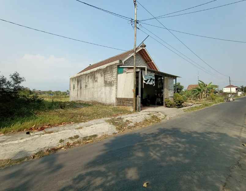 dijual tanah jl kabupaten trihanggo