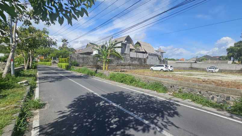 dijual tanah komersil lokasi seminyak