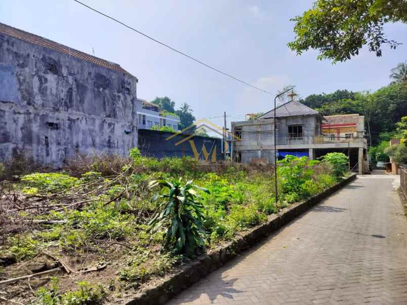 dijual tanah luas belakang pom bensin uii jakal