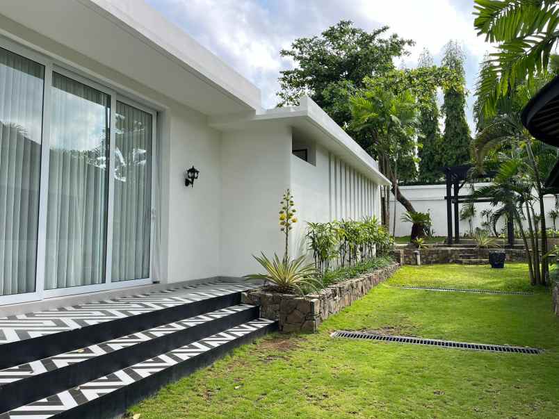 dijual villa jalan bypass tanah lot