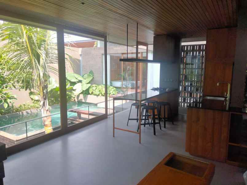 dijual villa jalan canggu kuta badung bali