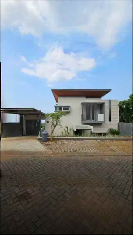 dijual villa jalan taman dayu