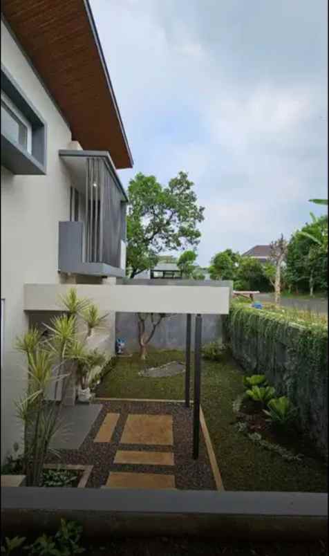 dijual villa jalan taman dayu