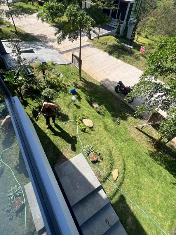 dijual villa jalan taman dayu