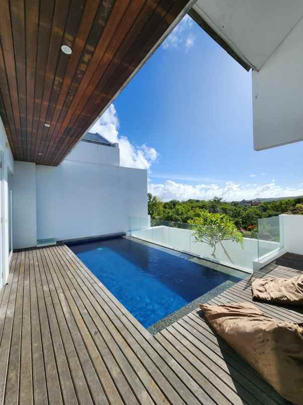 dijual villa jalan ungasan kuta badung bali