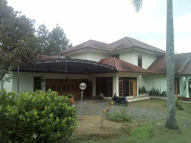 dijual villa jl jog jogan no 21 cisarua