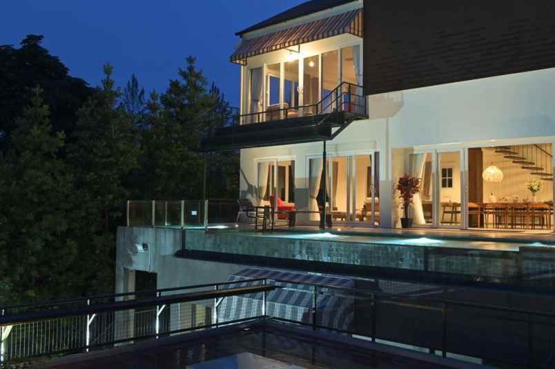 dijual villa lembang dago bengkok