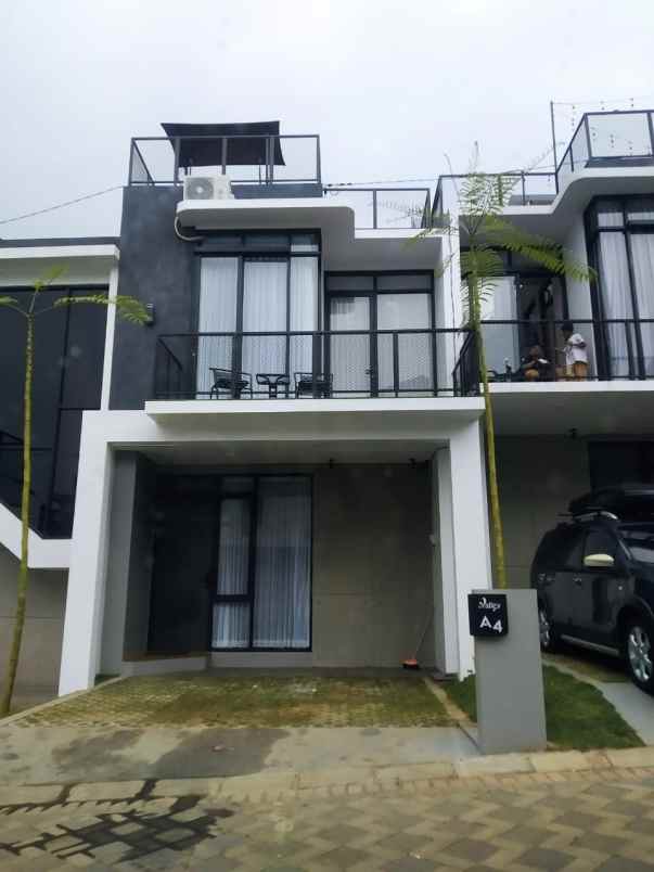 dijual villa parama panderman hills