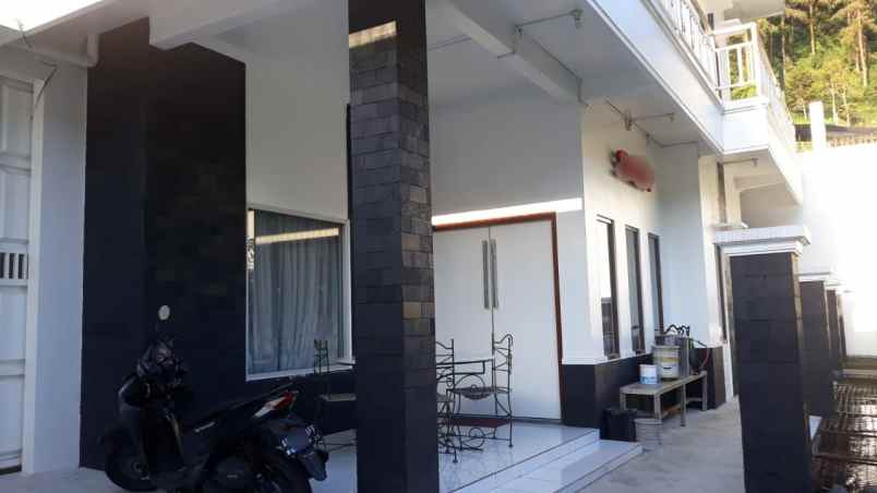 dijual villa tawangmangu kalisoro