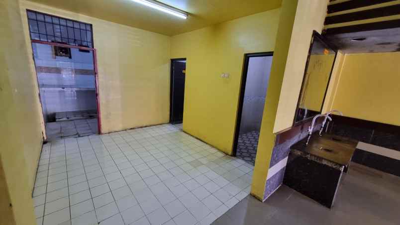 disewakan ruang usaha ex resto di galaxy bekasi