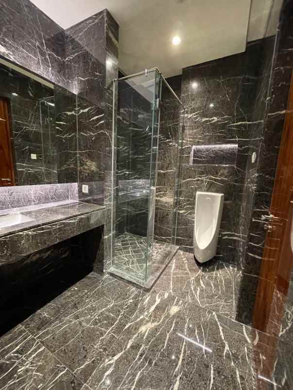 disewakan ruko gudang kantor jalan jenderal sudirman