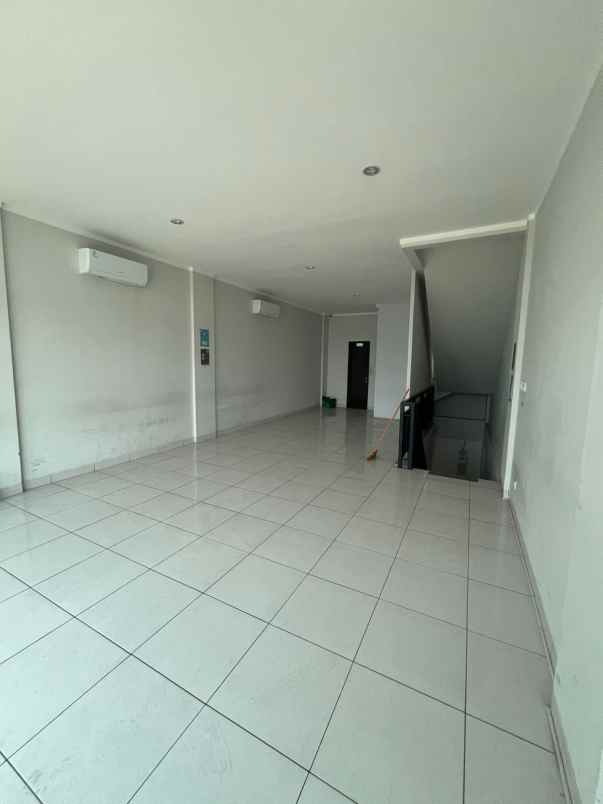disewakan ruko scarlet summarecon bekasi