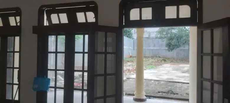 disewakan rumah besar tanah luas di pejaten timur