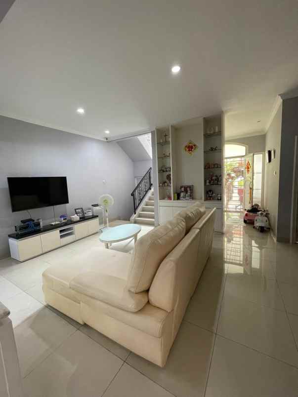 disewakan rumah golf island pik jakarta utara