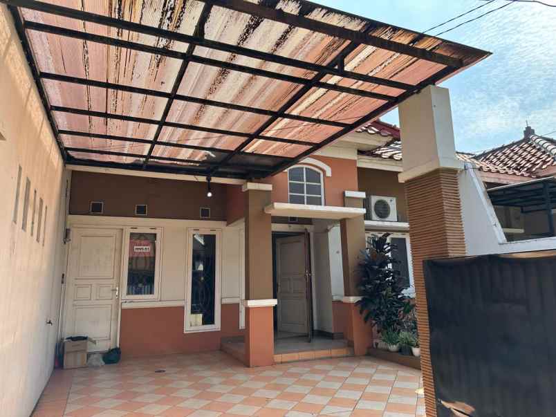 disewakan rumah harapan indah cluster