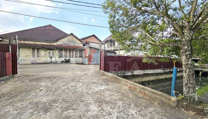 disewakan rumah jalan jendral urip