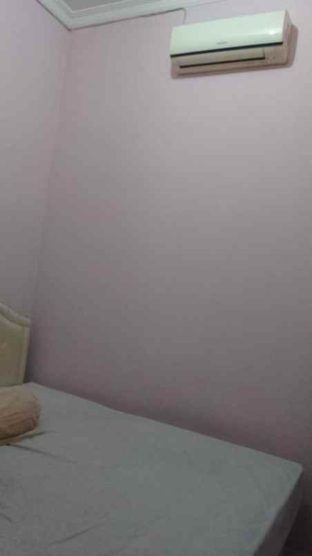 disewakan rumah jalan ketintang baru xii