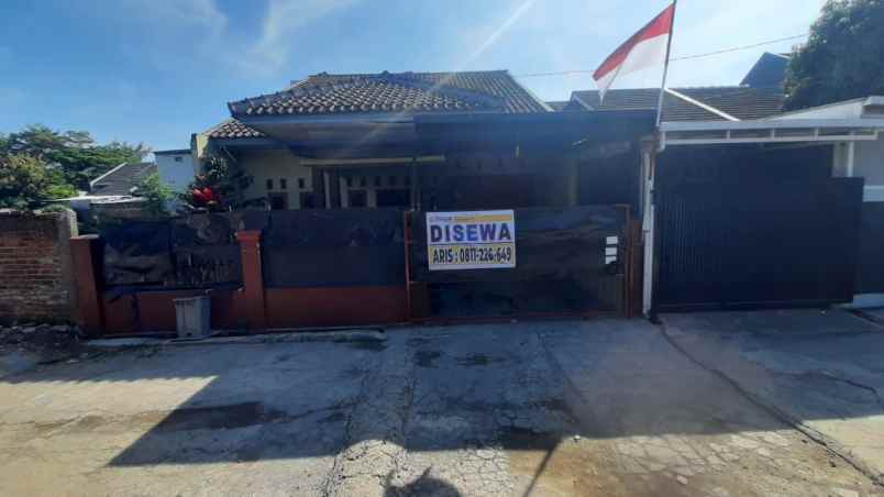 disewakan rumah jl cisaranten kulon