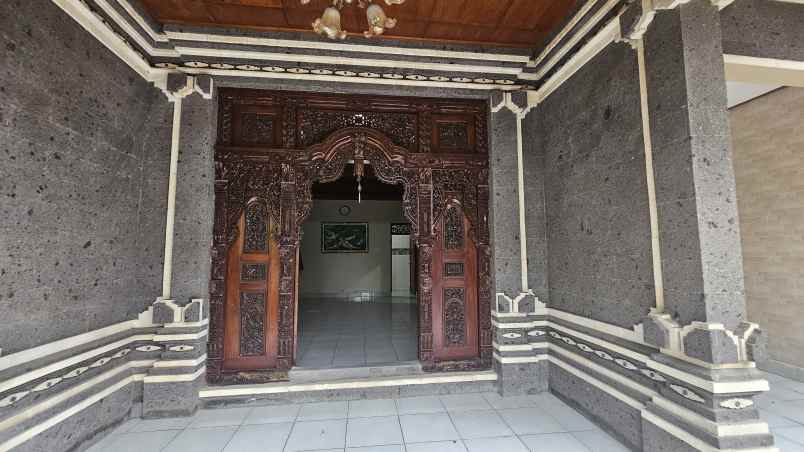 disewakan rumah lantai 1 kerobokan