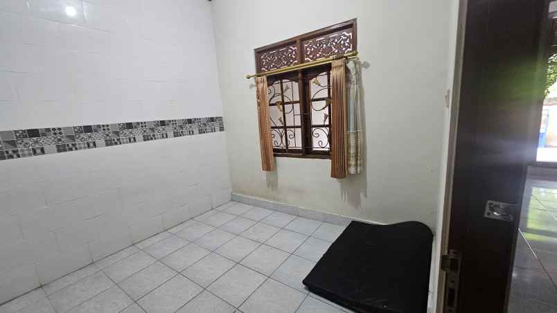 disewakan rumah lantai 1 kerobokan