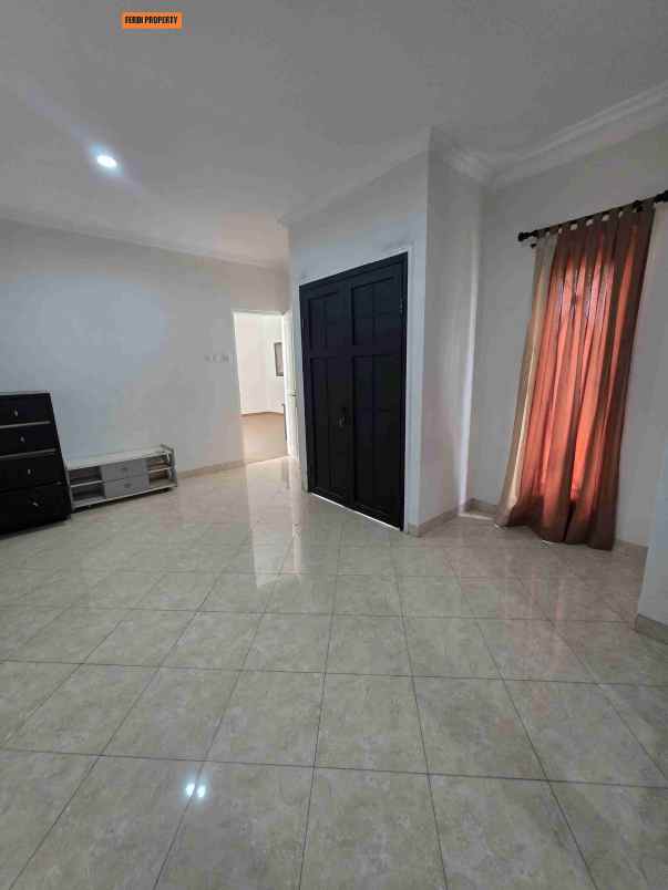 disewakan rumah perumahan raffles hills