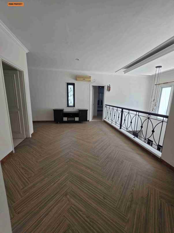 disewakan rumah perumahan raffles hills