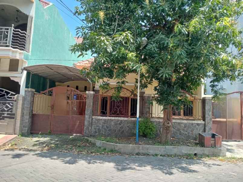 disewakan rumah raya surakarta gkb gresik