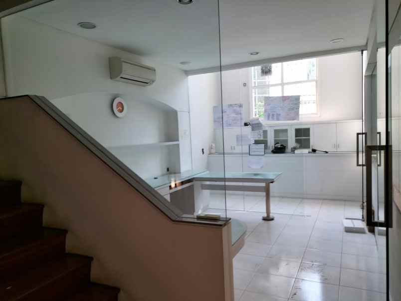 disewakan town house di taman resort mediternia pik