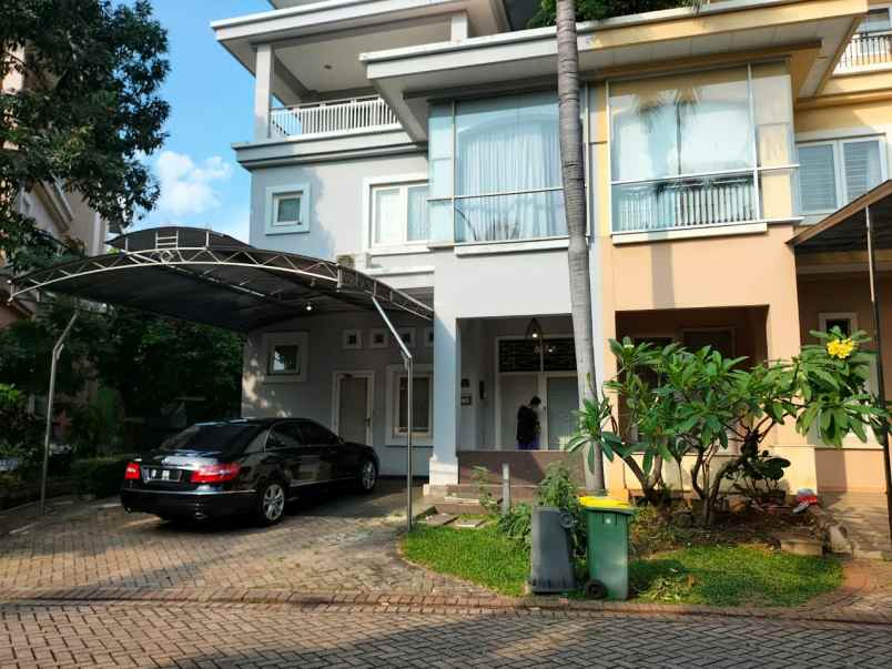 disewakan town house di taman resort mediternia pik