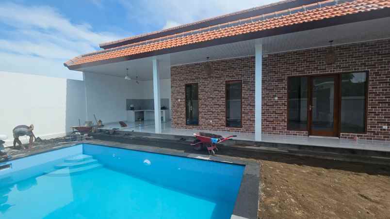 disewakan villa baru lantai 1 lokasi canggu