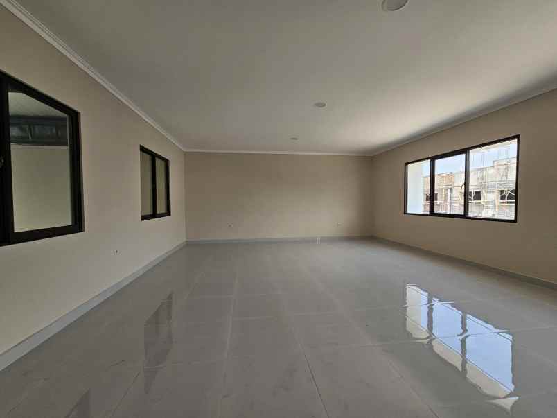 gudang baru siap huni di moh toha tangerang