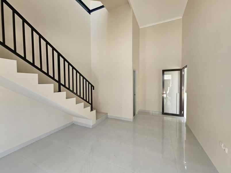 gudang baru siap huni di moh toha tangerang