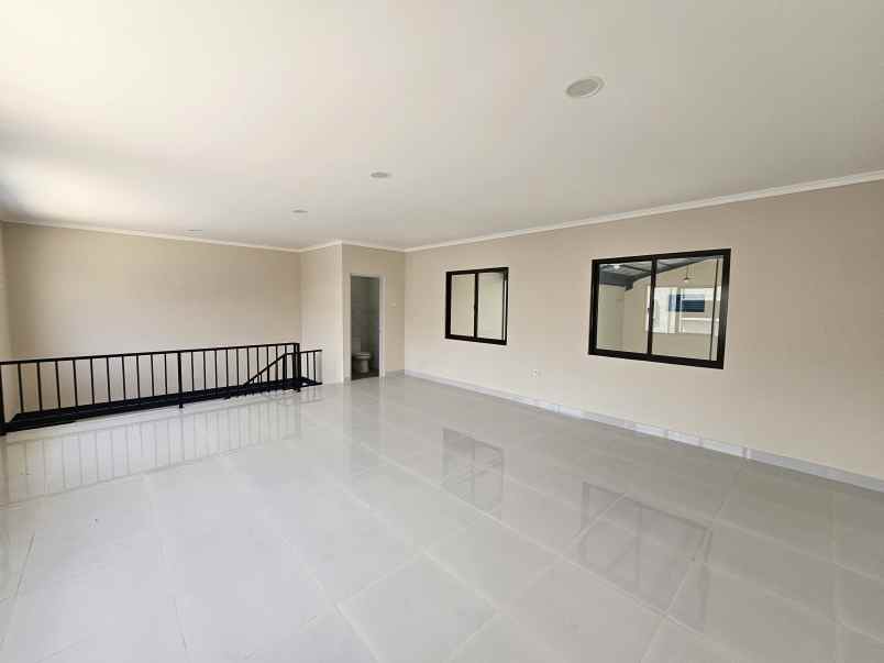 gudang baru siap huni di moh toha tangerang