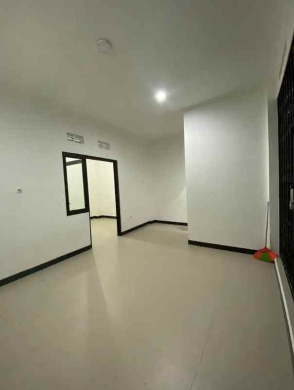 hot deal disewakan rumah semi toko pasar baru andir