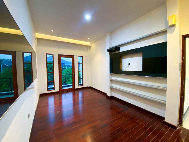 hot listing rumah secondary di bintaro sektor 9