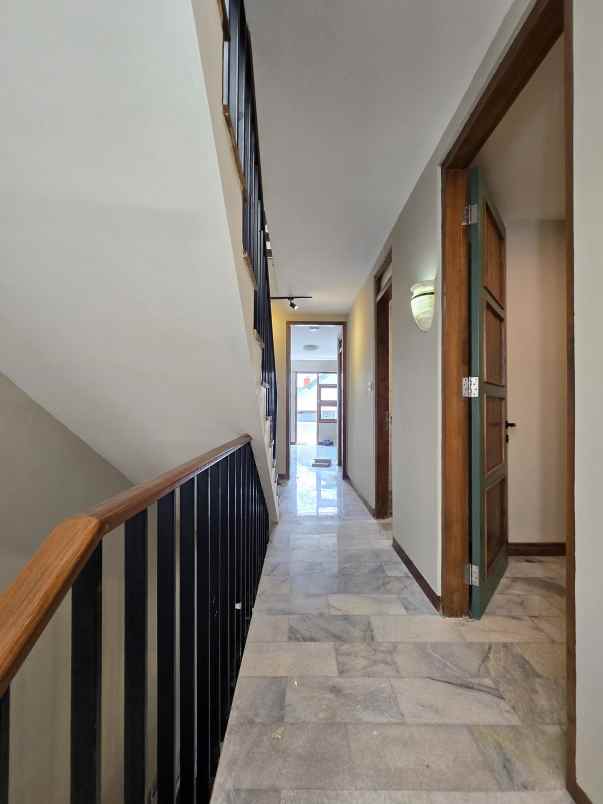 hunian dengan desain mewah di cipinang