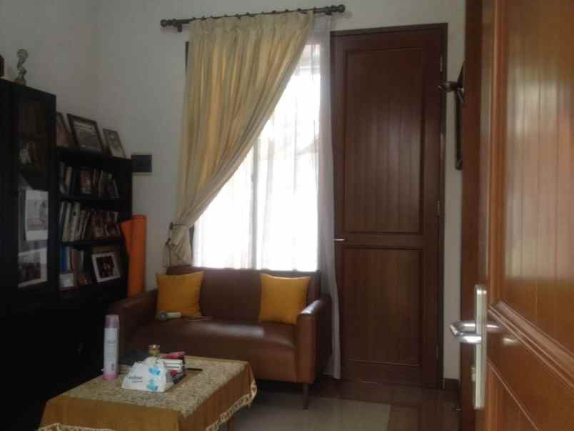 hunian tenang di bintaro jaya