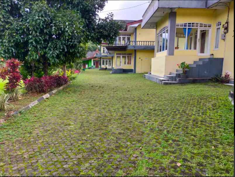 jual hotel resort bagus di kawasan megamendung bogor