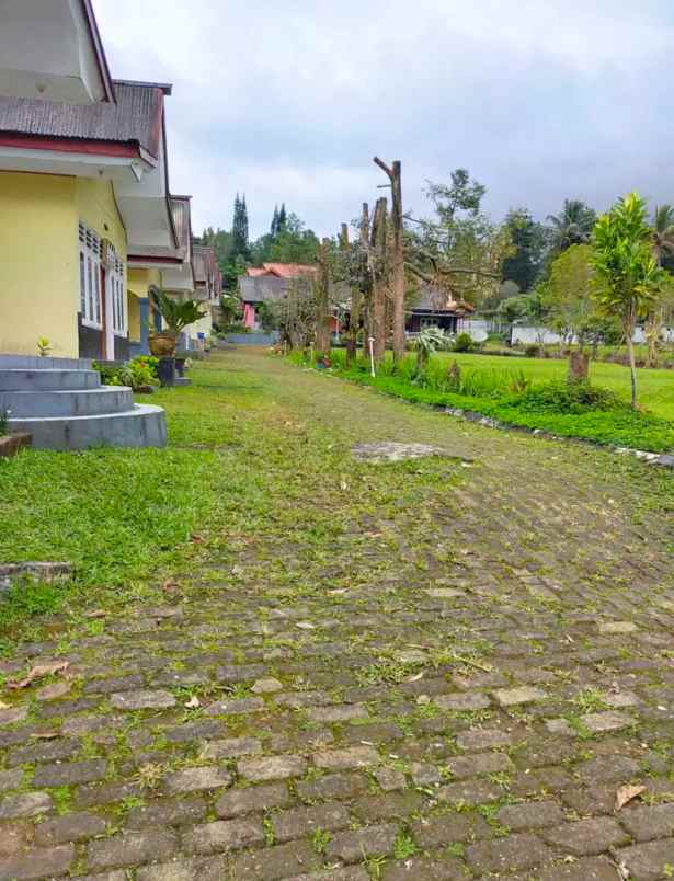 jual hotel resort bagus di kawasan megamendung bogor