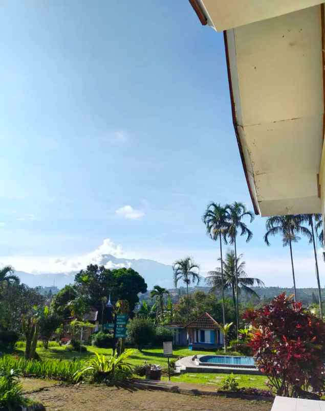 jual hotel resort bagus di kawasan megamendung bogor