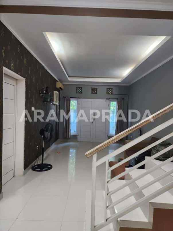 jual rumah 2 lantai 4 kamar kebo iwa denpasar