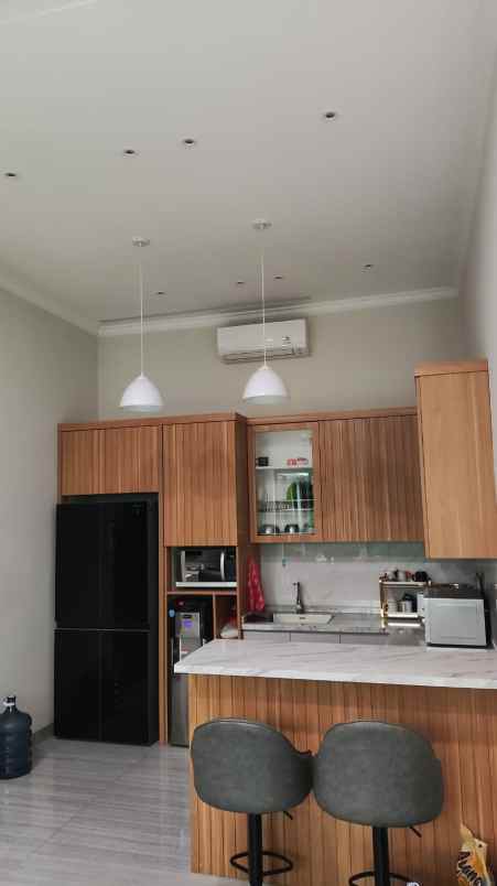 jual rumah mewah fullfurnish green garden jak bar