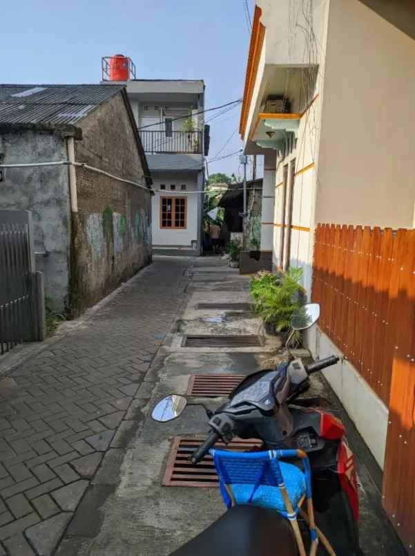 jual rumah murah 3 lantai di ciledug