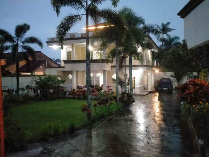 jual villa cisarua ramai pengunjung