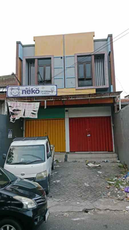 ruko area semolowaru ada 2 unit hadap selatan