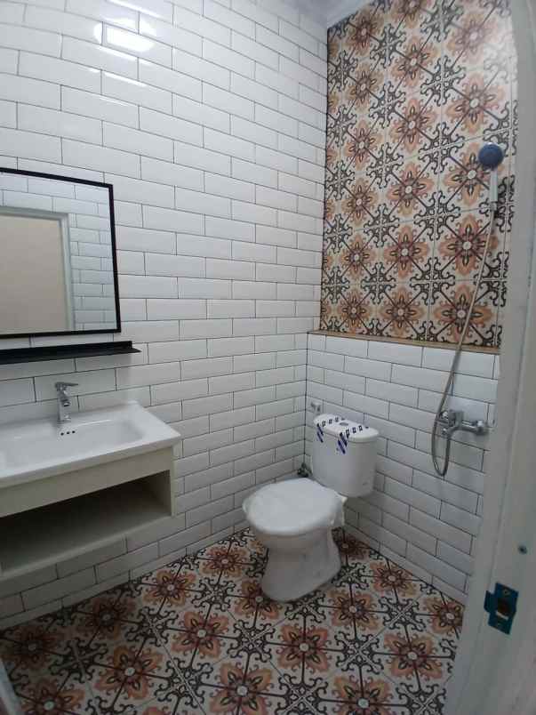 rumah 2 5lantai pancoran mas dekat tol sawangan depok