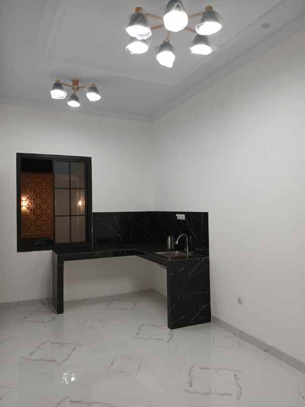 rumah 2 5lantai pancoran mas dekat tol sawangan depok