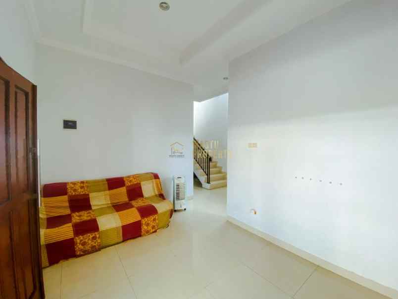 rumah 2 lantai di perumahan pondok permai babarsari