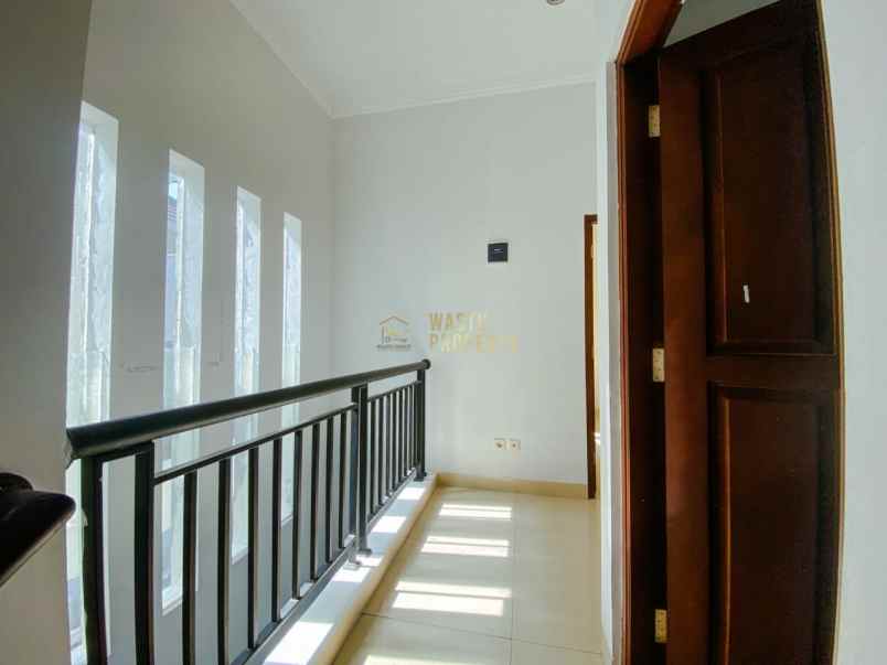 rumah 2 lantai di perumahan pondok permai babarsari